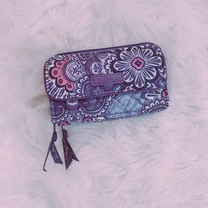 V E R A  B R A D L E Y  W A L L E T